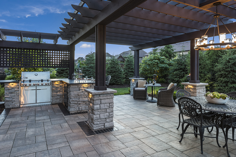 Brick pavers can be incorporated into patios, walkways, driveways, retaining walls, seat walls, built in barbecues and water features.